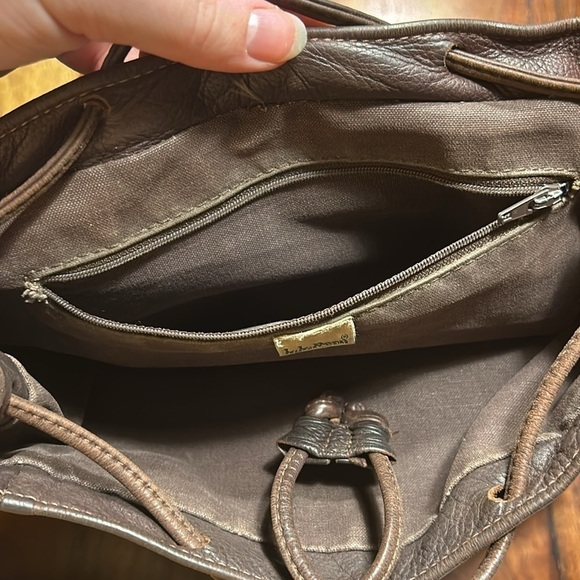 🔥Vintage Cursive LL Bean Stamped Logo Leather Backpack Multiple Pockets EUC - Picture 9 of 10